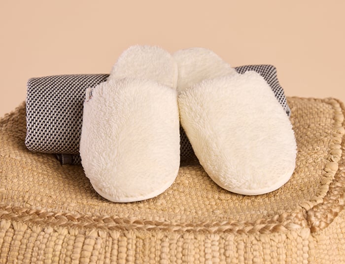 Sherpa mule_flatlay Sherpa mule_flatlay