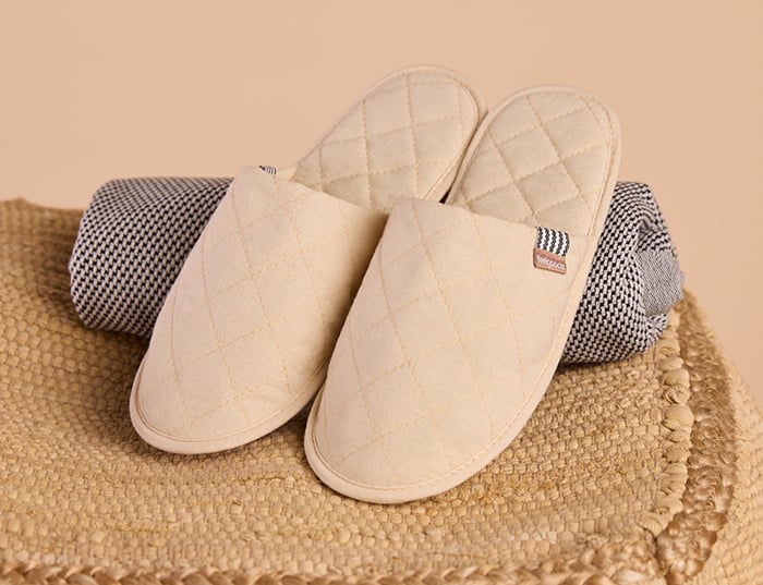linen mule quilted_flatlay linen mule quilted_flatlay